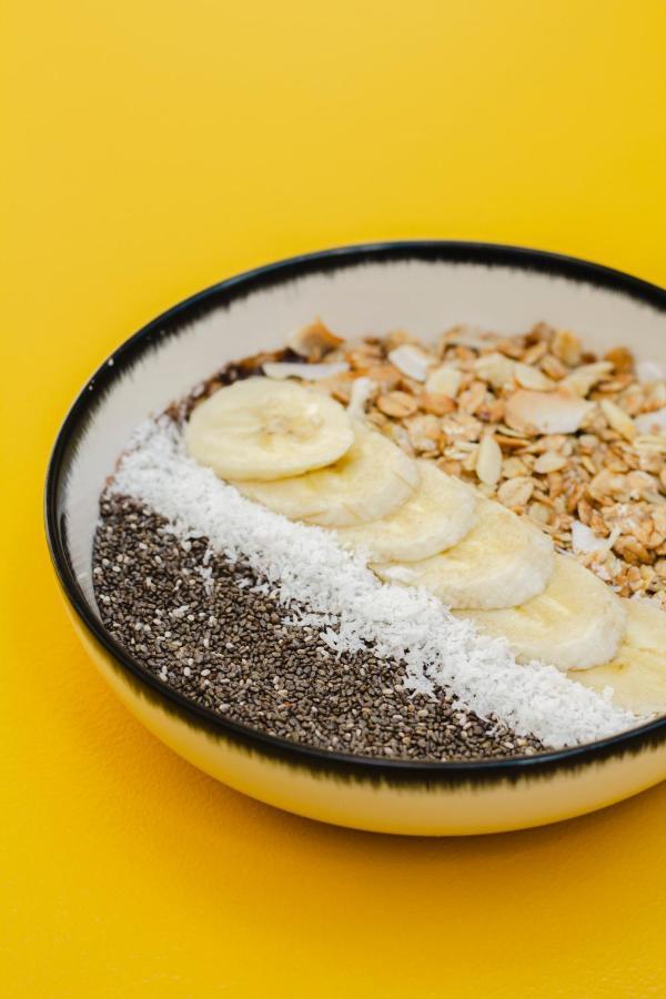 Kai 36 - Hotel Zwischen Fels Und Fluss Graz Exterior foto Chia seeds in a smoothie